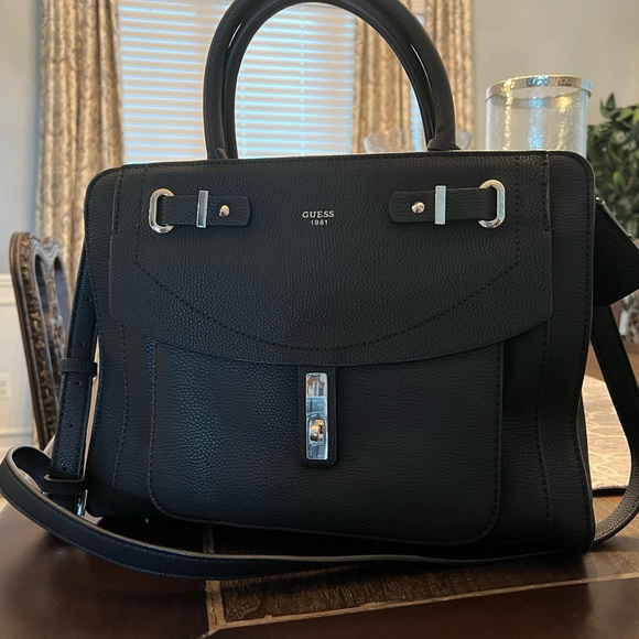 Guess Shoulder Crossbody Bag - Picture 2 of 7